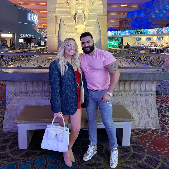 Meet your Posher, Ashley - Picture 2 of 5